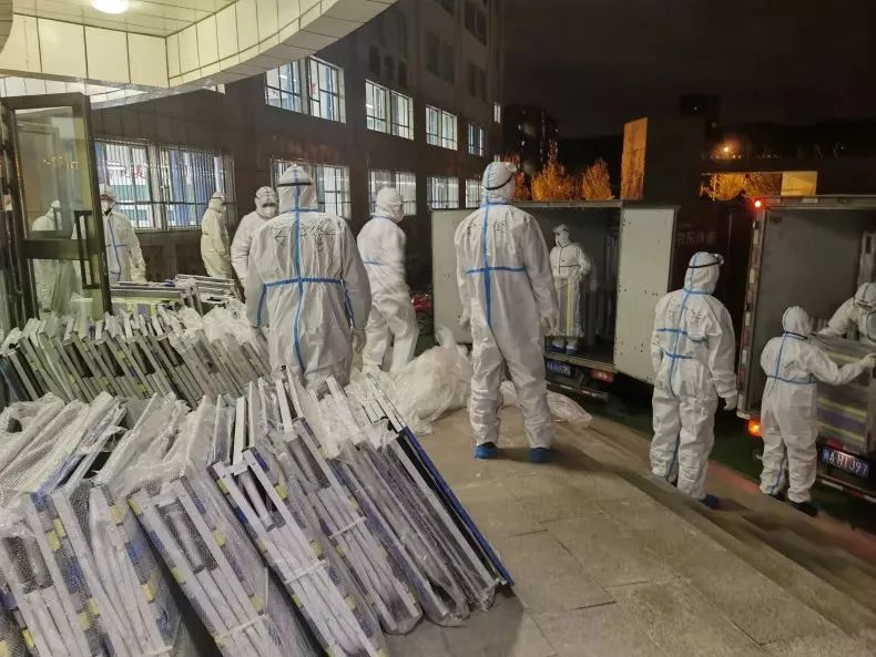 乌鲁木齐疫情下的镜头纪实，视频里的城市脉搏与人性微光