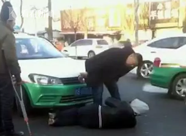 方向盘上的最后一程，哈尔滨的哥猝死背后的城市脉动与生命拷问